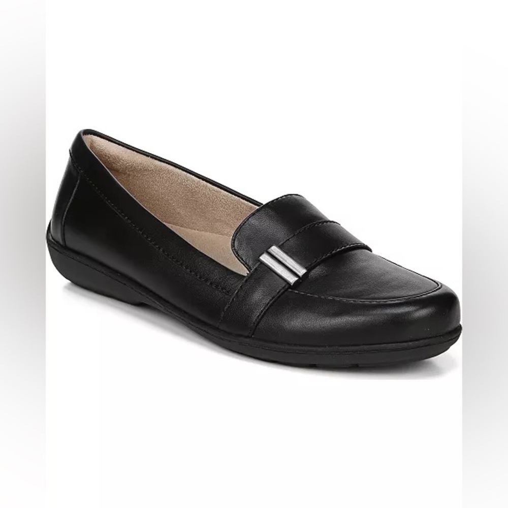 Naturalizer Size 10 Black Loafers Leather with Silver Detail